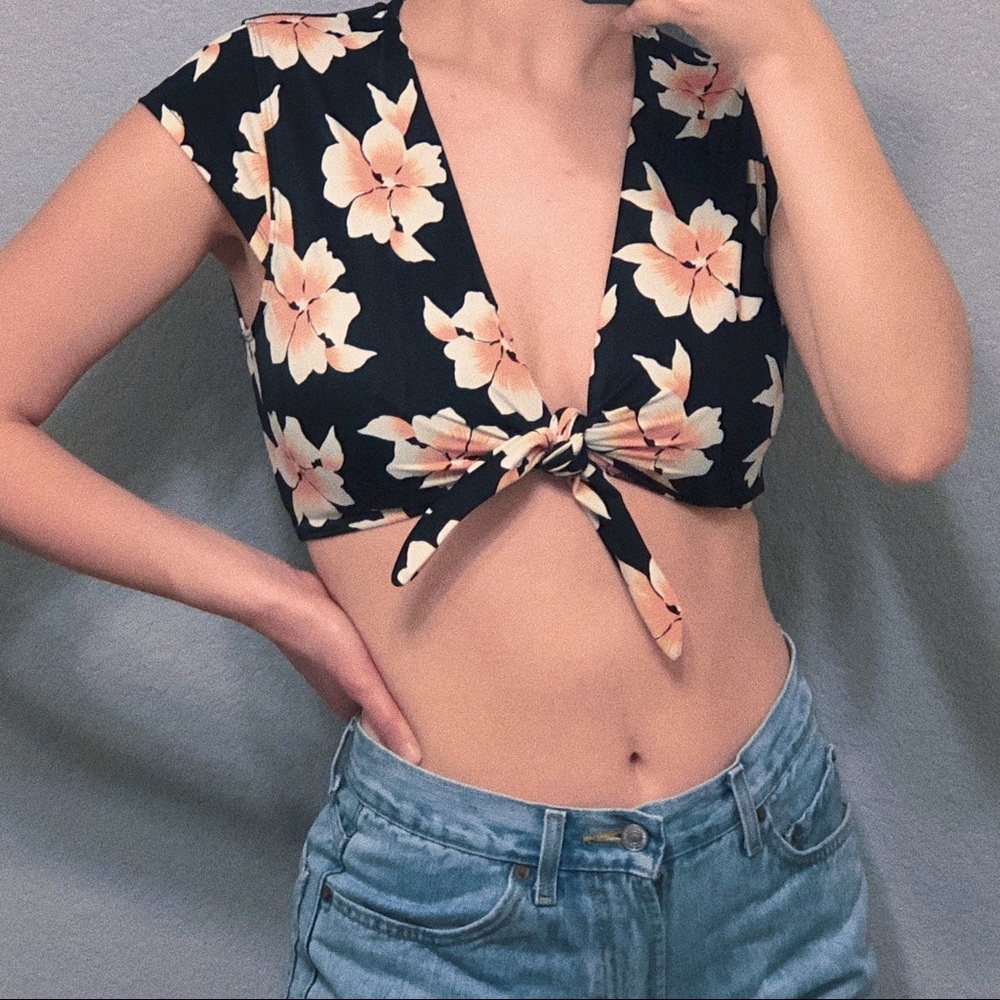 Beach Betty Floral Cropped Tie Bikini Top